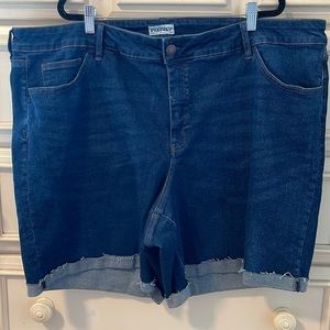 NWOT Ava & Viv Ladies Cuffed Jean Shorts.